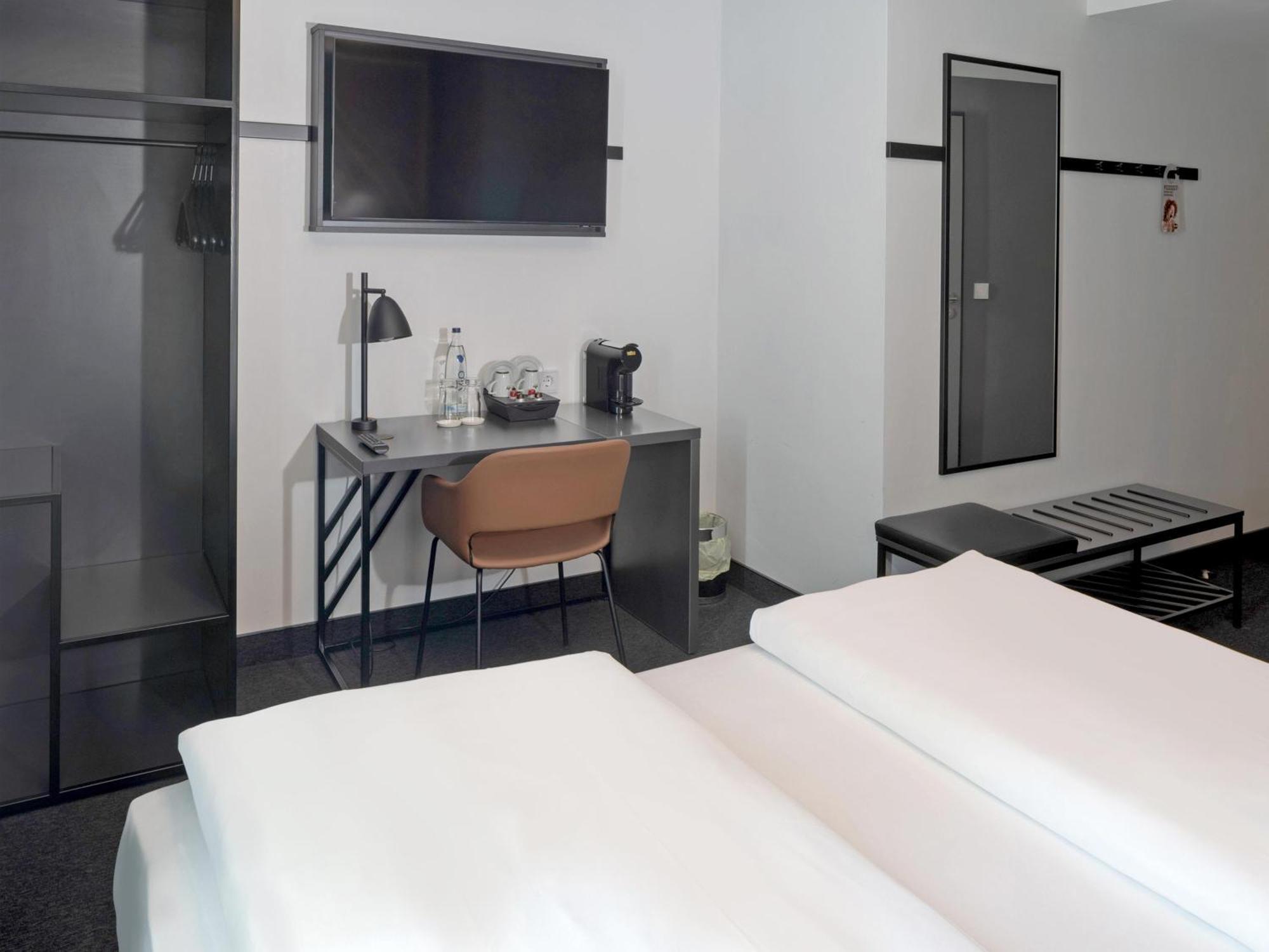 B&B Hotel Kiel-City Esterno foto