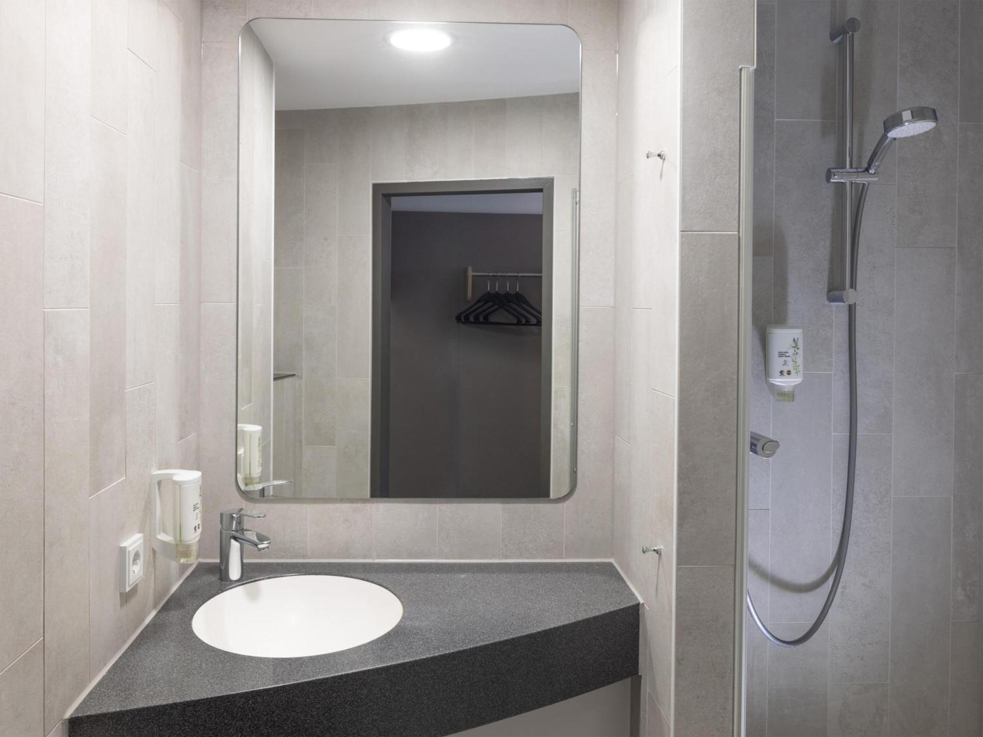 B&B Hotel Kiel-City Esterno foto